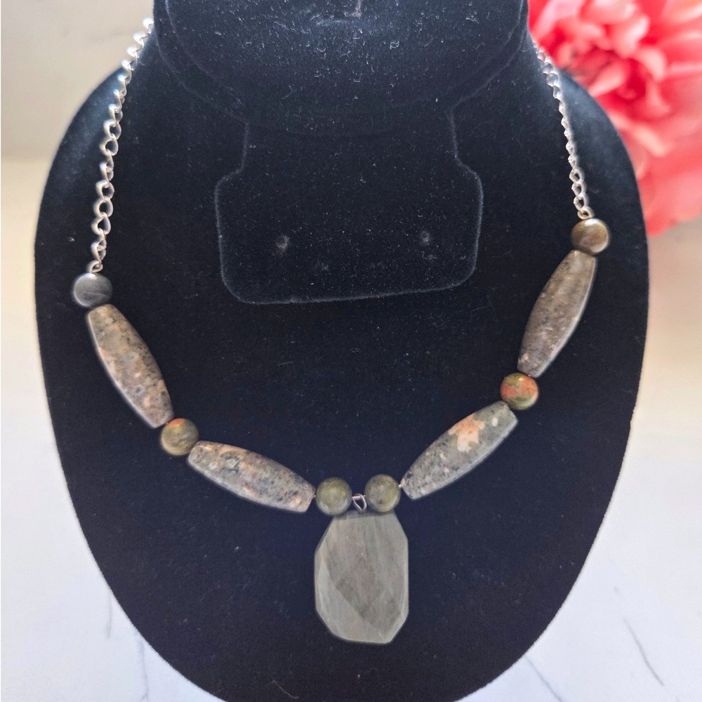 Artisan Made Jasper Natural Stone Beaded Necklace Silver Tone Magnetic Clasp